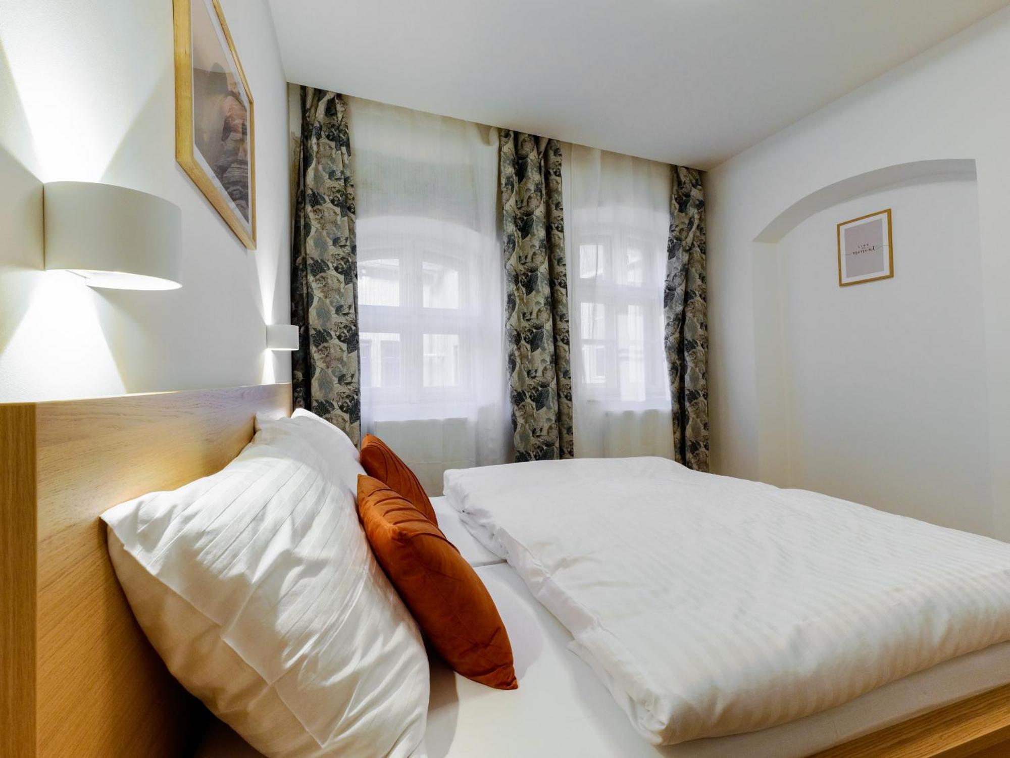 Hviezdoslavova Apartments, Trnava Centre, Parking Available Extérieur photo