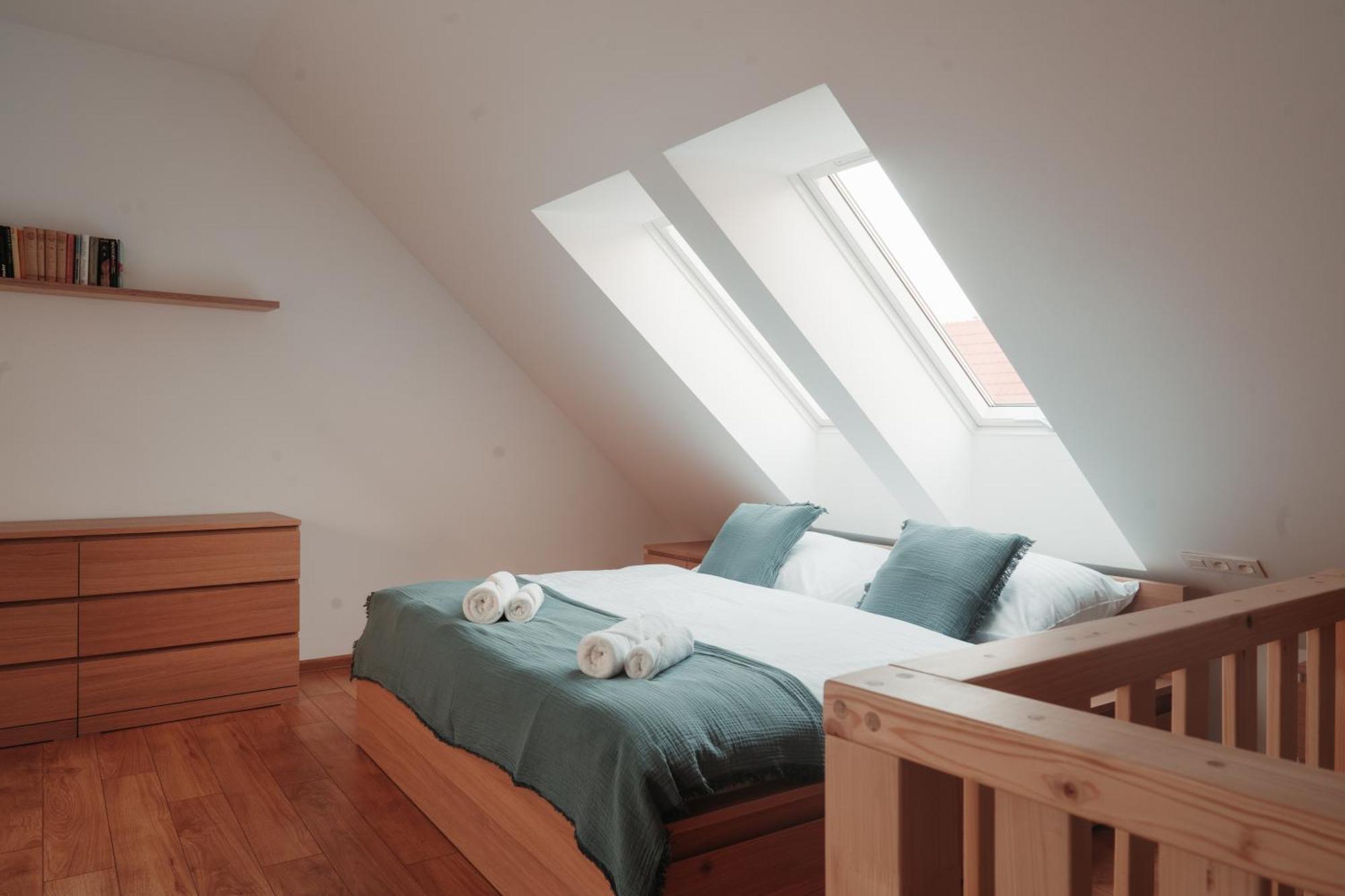 Hviezdoslavova Apartments, Trnava Centre, Parking Available Extérieur photo