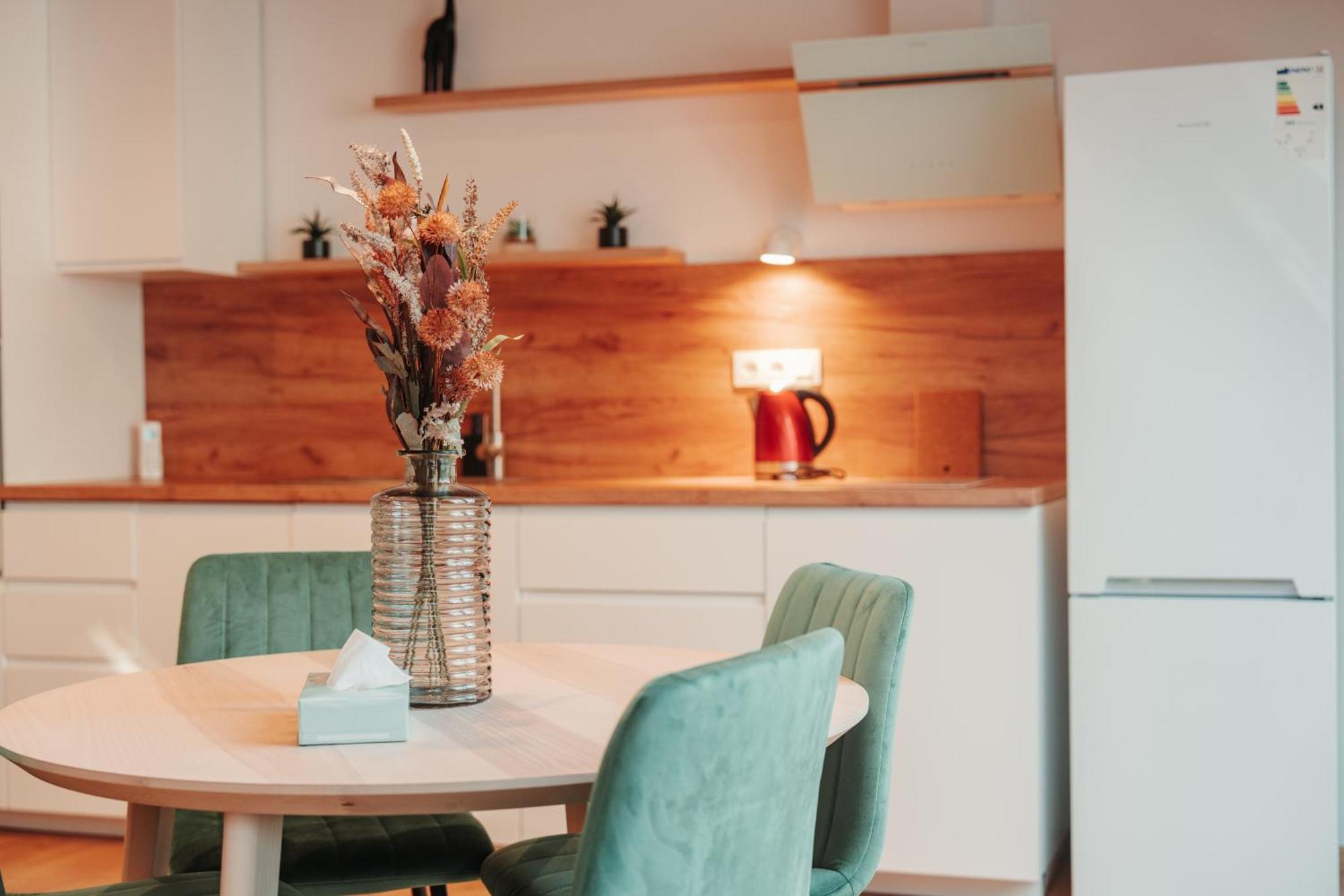 Hviezdoslavova Apartments, Trnava Centre, Parking Available Extérieur photo