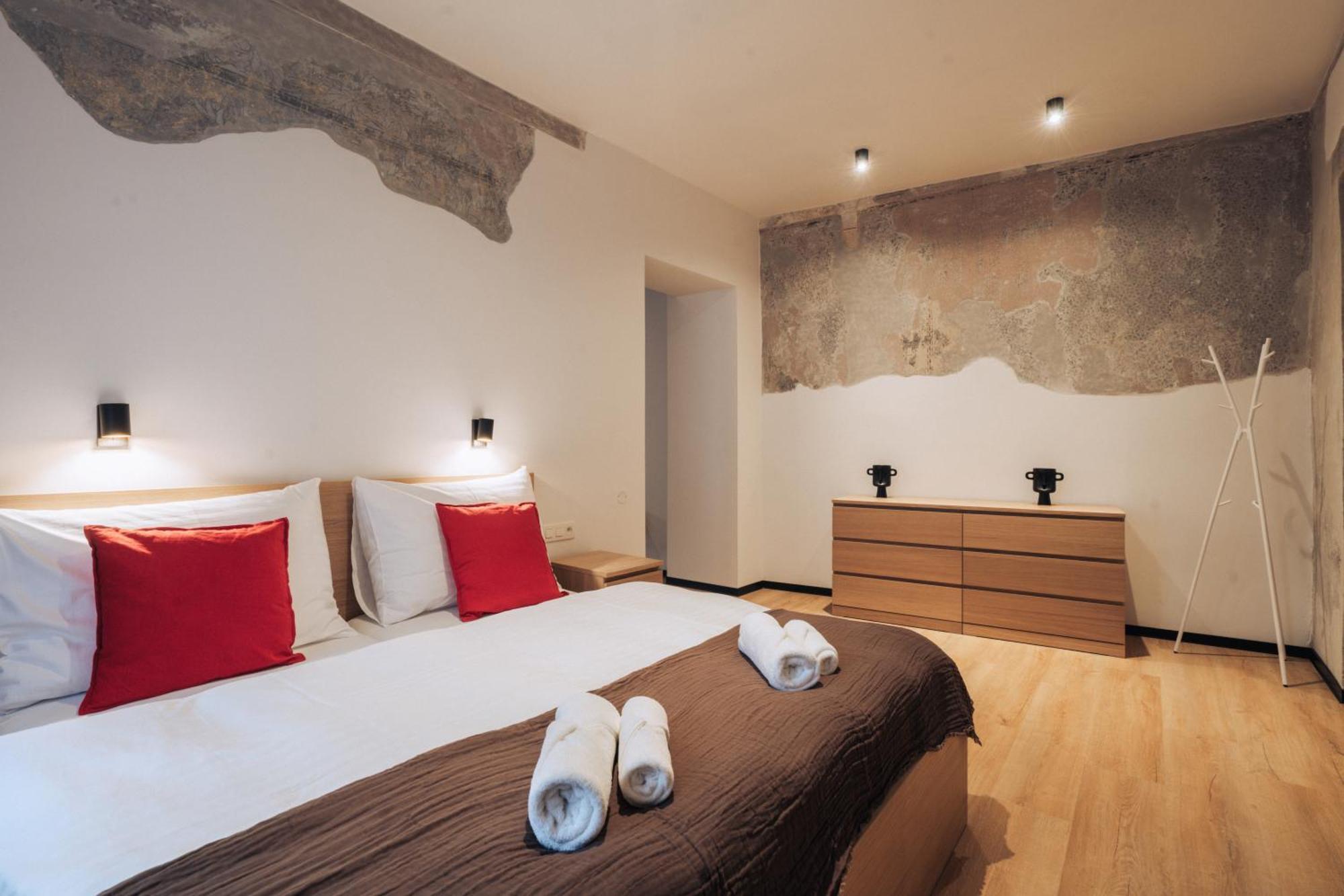 Hviezdoslavova Apartments, Trnava Centre, Parking Available Extérieur photo