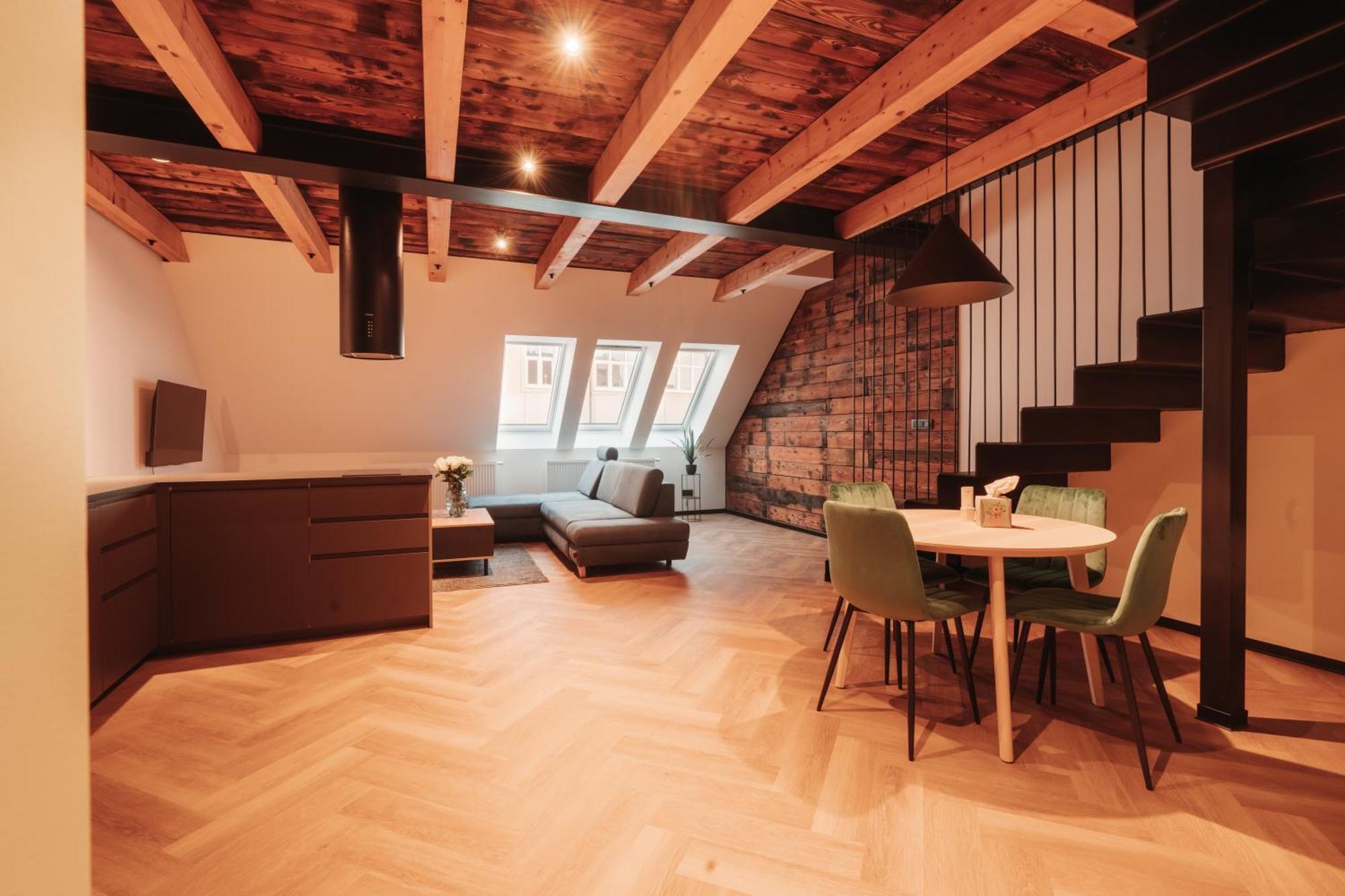Hviezdoslavova Apartments, Trnava Centre, Parking Available Extérieur photo